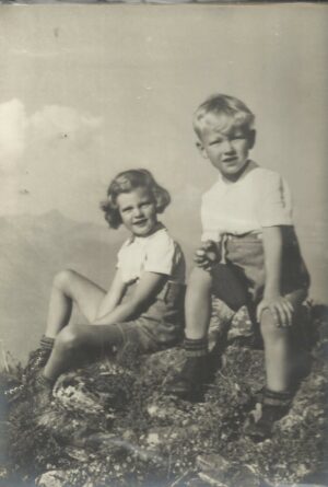 CARTOLINA PRINCIPI MARIA PIA E VITTORIO EMANUELE non viaggiata Mod.23