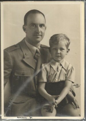 CARTOLINA UMBERTO IL PRINCIPE DI PIEMONTE CON FIGLIO (non viaggiata) Mod.8