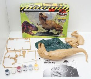 TYRANNOSAURUS REX Jurassic Park Scala 1:25 Revell da Montare e Colorare